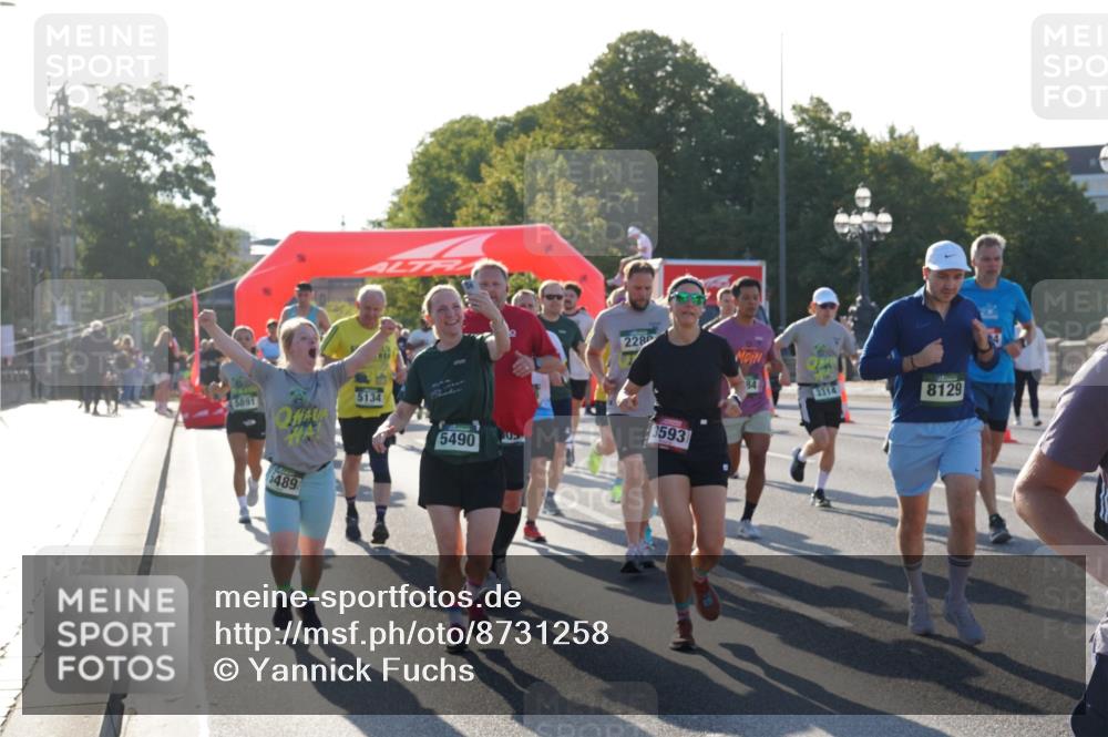 07.09.2025 - BARMER Alsterlauf Yannick Fuchs http://msf.ph/oto/8731258 07.09.2025 09:01:10 Laufen 5891, 5489, 5134, 5490, 105, 2280, 84, 3314, 8129, 3593 meine-sportfotos.de