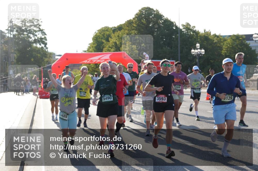 07.09.2025 - BARMER Alsterlauf Yannick Fuchs http://msf.ph/oto/8731260 07.09.2025 09:01:10 Laufen 44414, 5891, 5489, 45, 5134, 5490, 3593, 5384, 3314, 3129, 794 meine-sportfotos.de