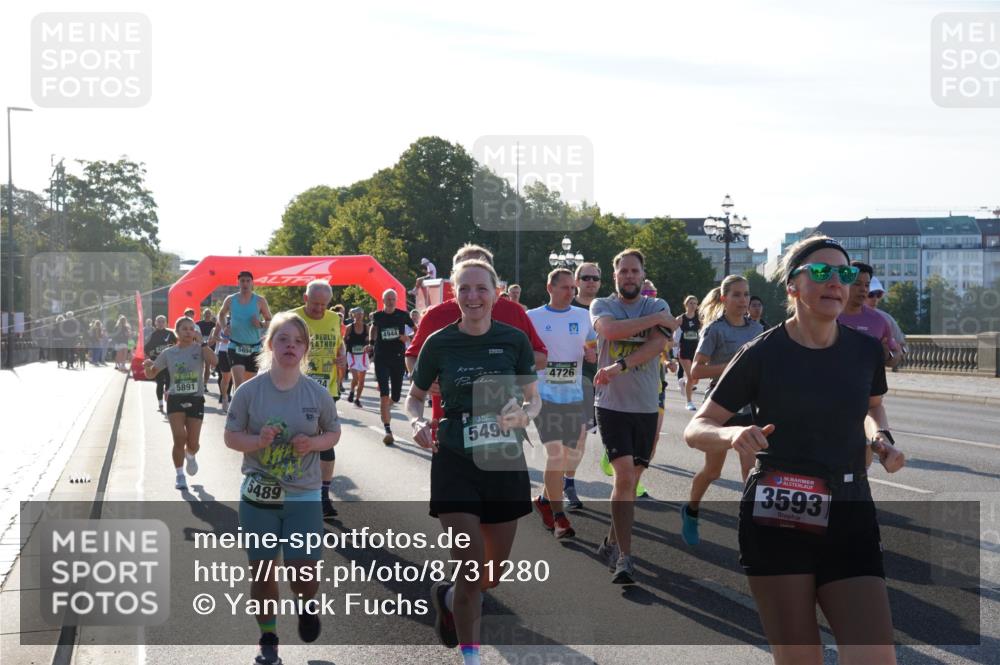 07.09.2025 - BARMER Alsterlauf Yannick Fuchs http://msf.ph/oto/8731280 07.09.2025 09:01:12 Laufen 5891, 5489, 4944, 10, 4, 4726, 5490, 36, 3593 meine-sportfotos.de