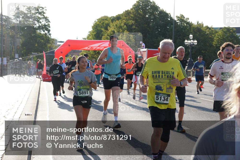 07.09.2025 - BARMER Alsterlauf Yannick Fuchs http://msf.ph/oto/8731291 07.09.2025 09:01:14 Laufen 4244, 410, 5891, 5694, 2259, 599, 4295, 26, 2, 5772, 5134, 3525 meine-sportfotos.de