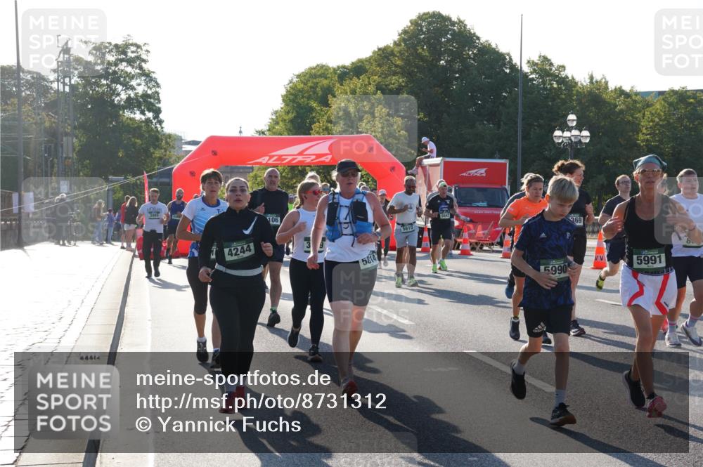 07.09.2025 - BARMER Alsterlauf Yannick Fuchs http://msf.ph/oto/8731312 07.09.2025 09:01:17 Laufen 44444, 3865, 4244, 106, 5814, 5610, 15643, 369, 5990, 5991 meine-sportfotos.de
