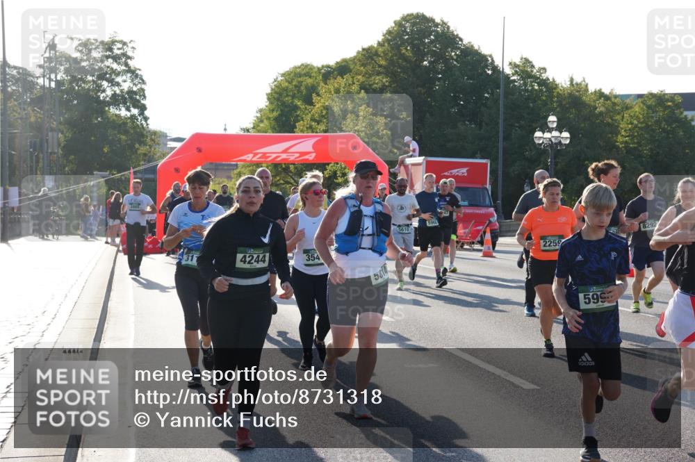 07.09.2025 - BARMER Alsterlauf Yannick Fuchs http://msf.ph/oto/8731318 07.09.2025 09:01:18 Laufen 3865, 4244, 354, 5814, 5610, 5968, 43, 2259, 599, 8292 meine-sportfotos.de