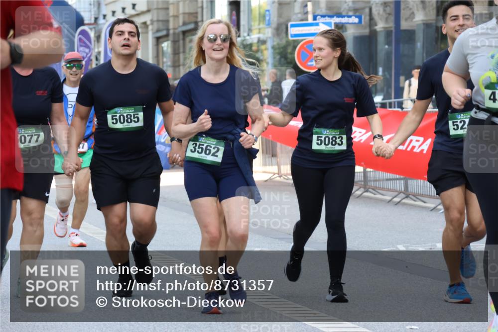07.09.2025 - BARMER Alsterlauf Strokosch-Dieckow http://msf.ph/oto/8731357 07.09.2025 10:24:03 Ziel 2412, 2905, 3149, 3168, 4966, 5269, 5765 meine-sportfotos.de