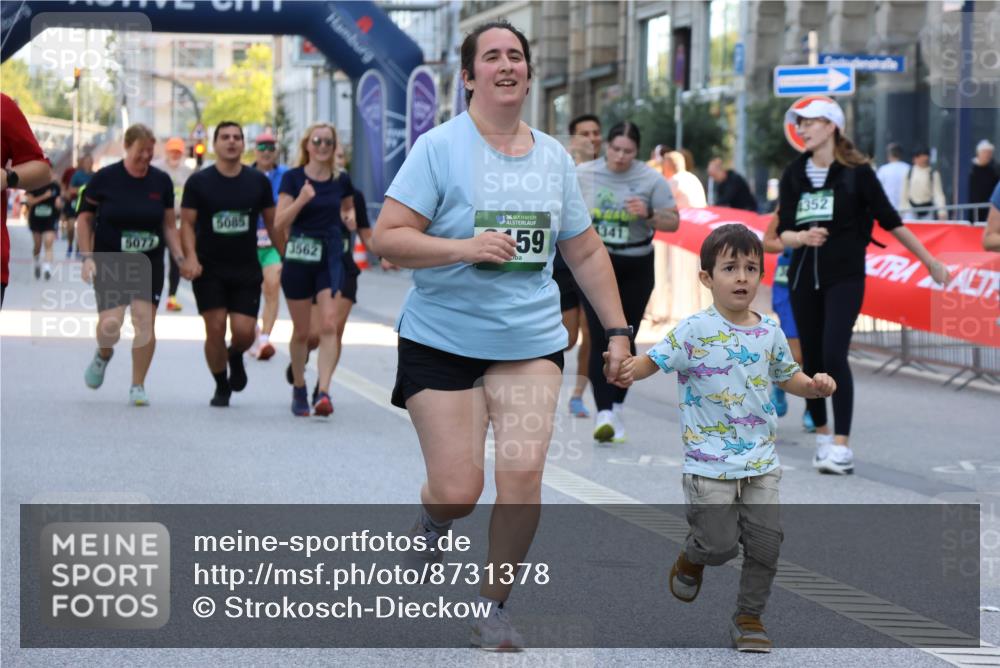 07.09.2025 - BARMER Alsterlauf Strokosch-Dieckow http://msf.ph/oto/8731378 07.09.2025 10:23:58 Ziel 2026, 2412, 3168, 3169, 4966, 5096, 5765 meine-sportfotos.de