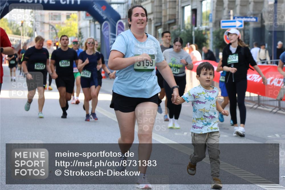 07.09.2025 - BARMER Alsterlauf Strokosch-Dieckow http://msf.ph/oto/8731383 07.09.2025 10:23:58 Ziel 2026, 2412, 3168, 3169, 4966, 5096, 5765 meine-sportfotos.de