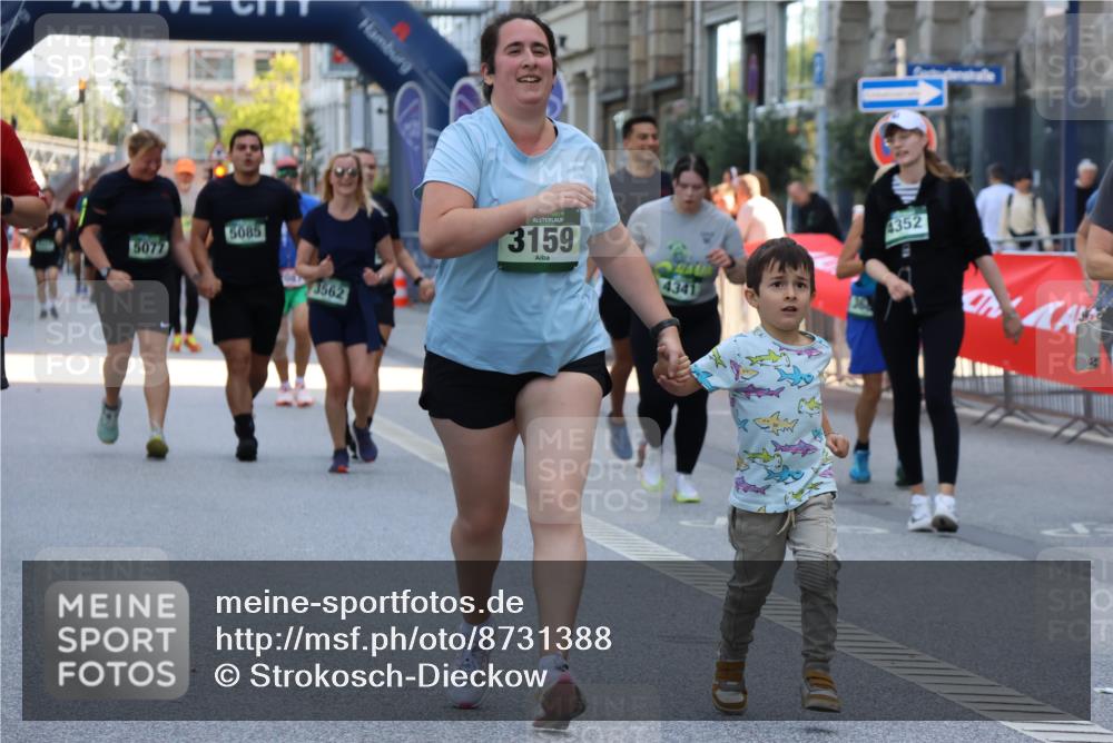 07.09.2025 - BARMER Alsterlauf Strokosch-Dieckow http://msf.ph/oto/8731388 07.09.2025 10:23:58 Ziel 2026, 2412, 3168, 3169, 4966, 5096, 5765 meine-sportfotos.de