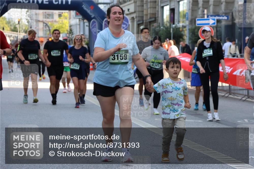 07.09.2025 - BARMER Alsterlauf Strokosch-Dieckow http://msf.ph/oto/8731393 07.09.2025 10:23:58 Ziel 2026, 2412, 3168, 3169, 4966, 5096, 5765 meine-sportfotos.de