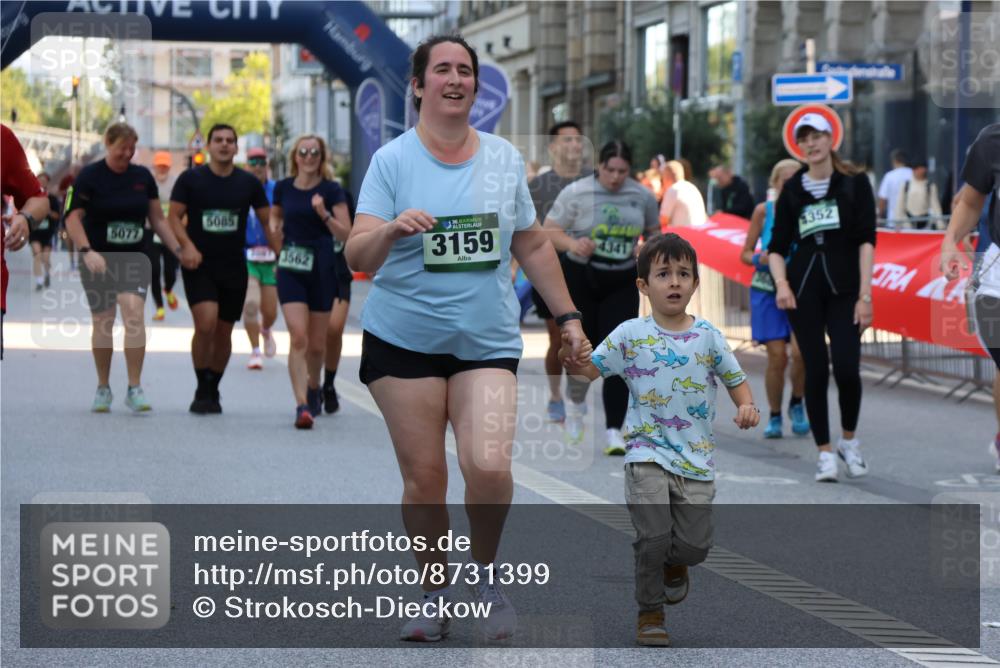07.09.2025 - BARMER Alsterlauf Strokosch-Dieckow http://msf.ph/oto/8731399 07.09.2025 10:23:58 Ziel 2026, 2412, 3168, 3169, 4966, 5096, 5765 meine-sportfotos.de