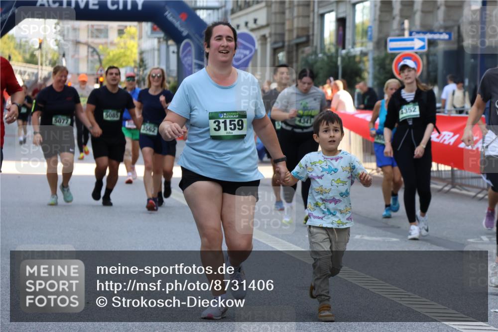 07.09.2025 - BARMER Alsterlauf Strokosch-Dieckow http://msf.ph/oto/8731406 07.09.2025 10:23:58 Ziel 2026, 2412, 3168, 3169, 4966, 5096, 5765 meine-sportfotos.de