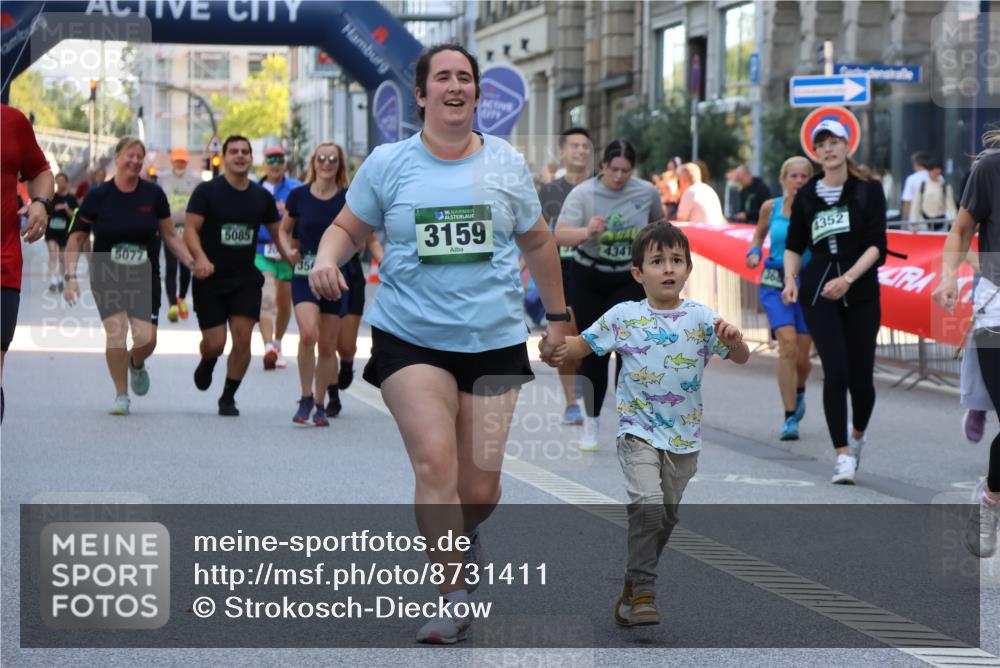 07.09.2025 - BARMER Alsterlauf Strokosch-Dieckow http://msf.ph/oto/8731411 07.09.2025 10:23:58 Ziel 2026, 2412, 3168, 3169, 4966, 5096, 5765 meine-sportfotos.de