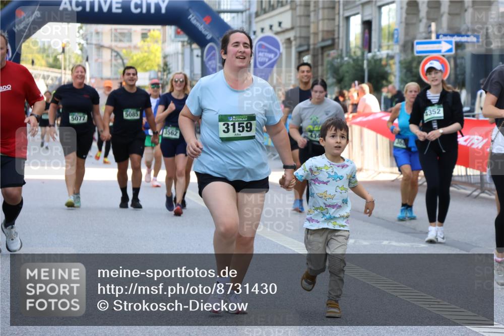 07.09.2025 - BARMER Alsterlauf Strokosch-Dieckow http://msf.ph/oto/8731430 07.09.2025 10:23:58 Ziel 2026, 2412, 3168, 3169, 4966, 5096, 5765 meine-sportfotos.de