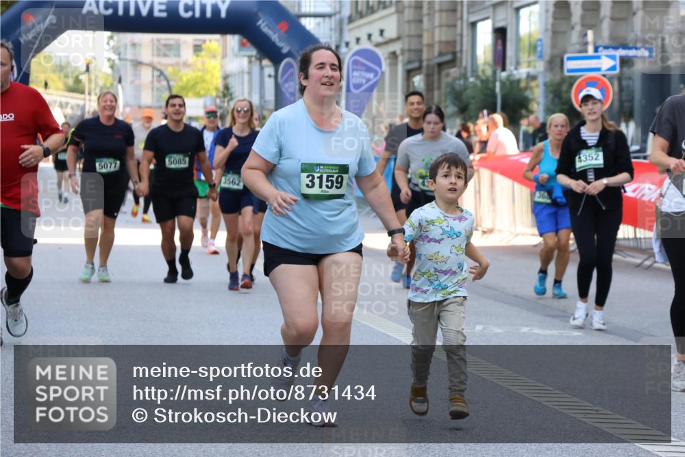 07.09.2025 - BARMER Alsterlauf Strokosch-Dieckow http://msf.ph/oto/8731434 07.09.2025 10:23:57 Ziel 2026, 2412, 3168, 3169, 4966, 5096, 5765 meine-sportfotos.de