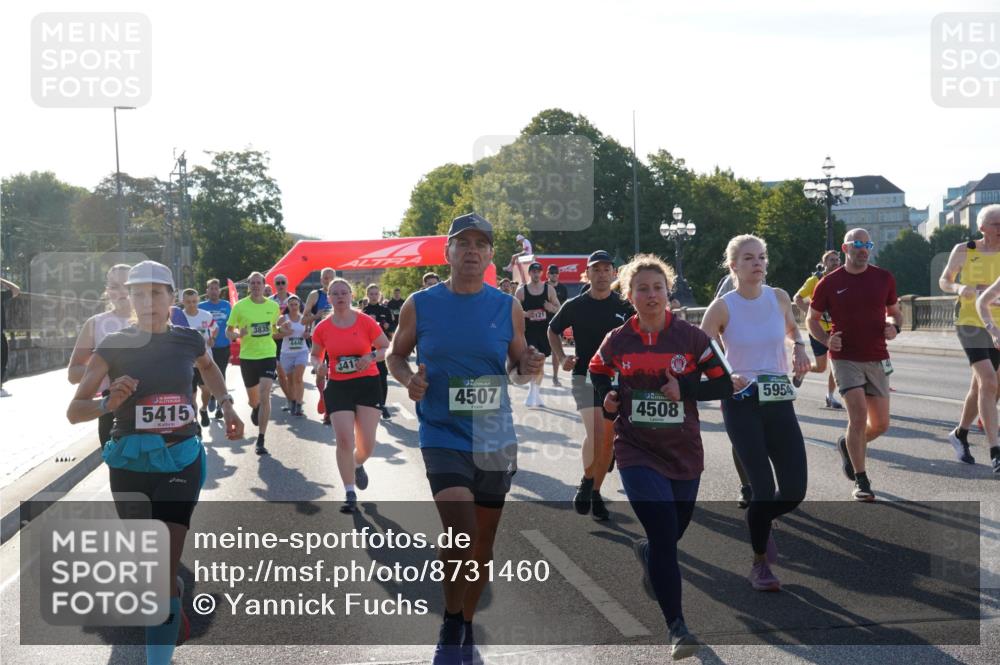 07.09.2025 - BARMER Alsterlauf Yannick Fuchs http://msf.ph/oto/8731460 07.09.2025 09:01:38 Laufen 5415, 3835, 4440, 3412, 4507, 4508, 595 meine-sportfotos.de