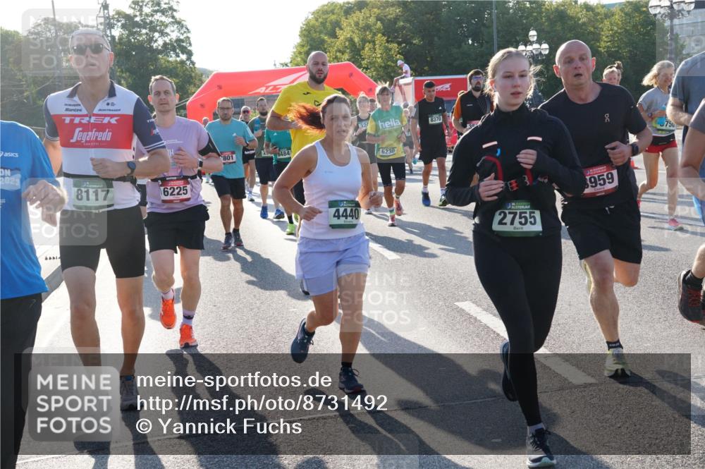 07.09.2025 - BARMER Alsterlauf Yannick Fuchs http://msf.ph/oto/8731492 07.09.2025 09:01:42 Laufen 2023, 8117, 6225, 32, 801, 8484, 4440, 8370, 6230, 2755, 8959, 750 meine-sportfotos.de