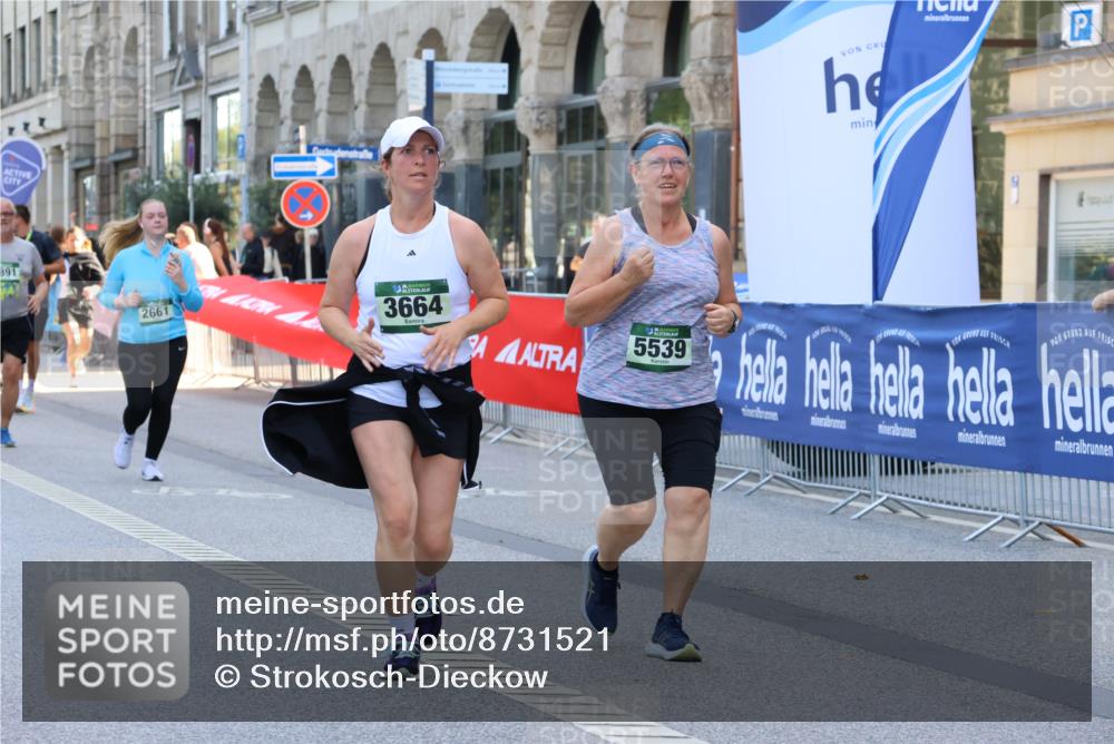 07.09.2025 - BARMER Alsterlauf Strokosch-Dieckow http://msf.ph/oto/8731521 07.09.2025 10:23:47 Ziel 2026, 2261, 2684, 2817, 3168, 3169, 3325, 3326, 4306, 4457, 5096 meine-sportfotos.de