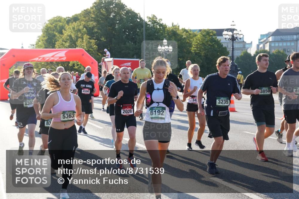 07.09.2025 - BARMER Alsterlauf Yannick Fuchs http://msf.ph/oto/8731539 07.09.2025 09:01:50 Laufen 10, 8303, 83, 5363, 4590, 2028, 6192, 3850, 46, 34, 3235 meine-sportfotos.de