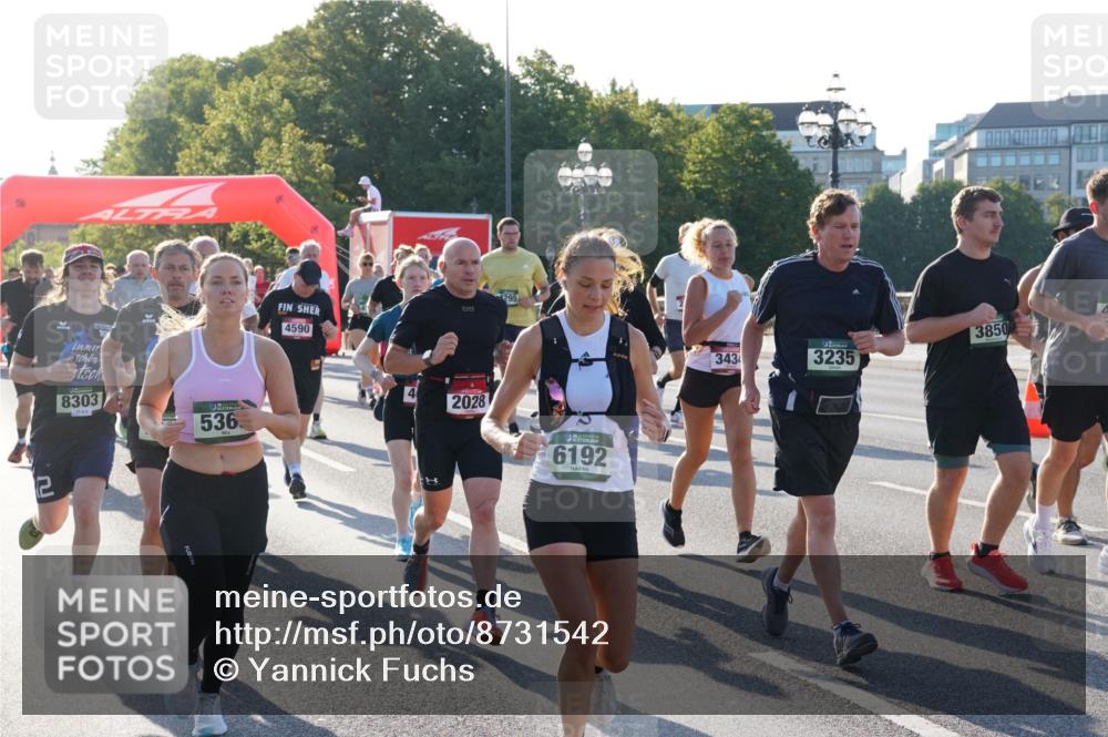 07.09.2025 - BARMER Alsterlauf Yannick Fuchs http://msf.ph/oto/8731542 07.09.2025 09:01:50 Laufen 8303, 536, 4590, 2028, 6192, 3850, 343, 3235 meine-sportfotos.de