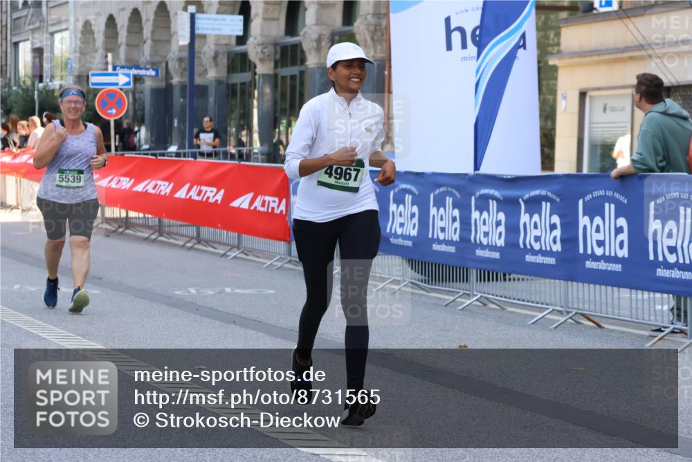 07.09.2025 - BARMER Alsterlauf Strokosch-Dieckow http://msf.ph/oto/8731565 07.09.2025 10:23:44 Ziel 2026, 2261, 2684, 2817, 3168, 3169, 3325, 3326, 4306, 4457, 4841, 5096 meine-sportfotos.de
