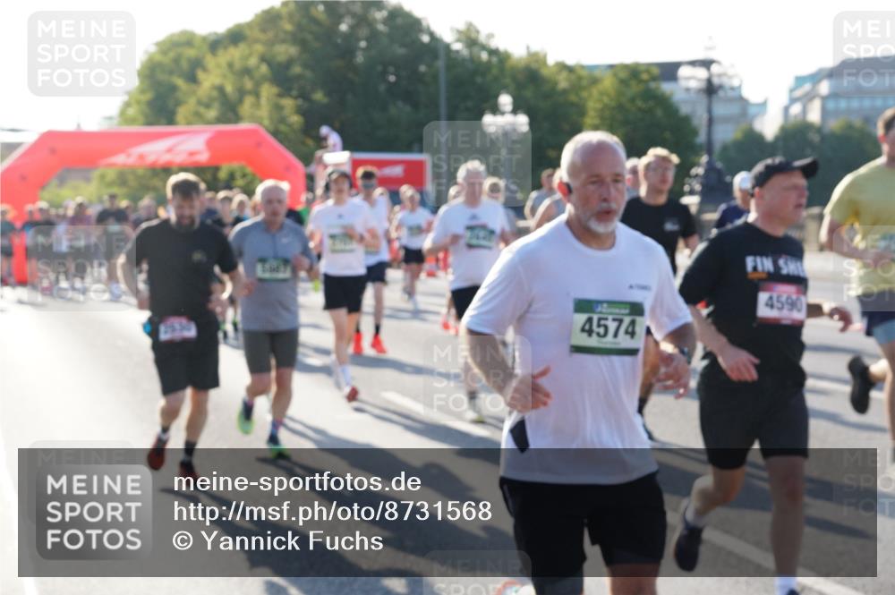 07.09.2025 - BARMER Alsterlauf Yannick Fuchs http://msf.ph/oto/8731568 07.09.2025 09:01:53 Laufen 4574, 4590 meine-sportfotos.de