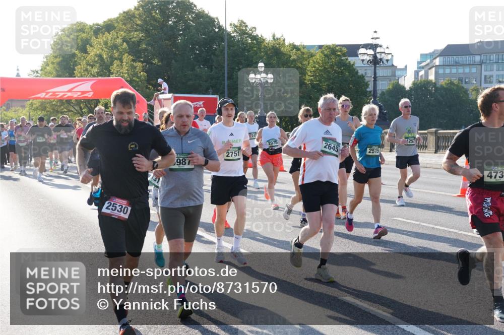 07.09.2025 - BARMER Alsterlauf Yannick Fuchs http://msf.ph/oto/8731570 07.09.2025 09:01:54 Laufen 12152243, 5637, 2530, 987, 2751, 247, 2975, 2645, 1257, 2515, 473 meine-sportfotos.de