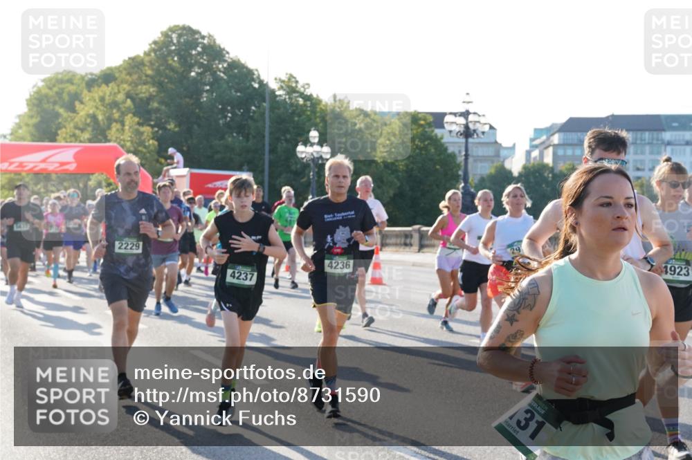 07.09.2025 - BARMER Alsterlauf Yannick Fuchs http://msf.ph/oto/8731590 07.09.2025 09:01:56 Laufen 17, 1437, 2229, 4237, 4236, 31, 1923 meine-sportfotos.de