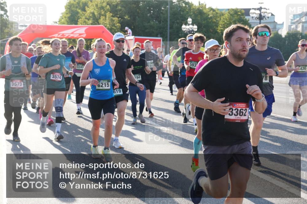 07.09.2025 - BARMER Alsterlauf Yannick Fuchs http://msf.ph/oto/8731625 07.09.2025 09:02:02 Laufen 3574, 3573, 029, 2243, 6215, 619, 194, 657, 593, 36, 3362, 420 meine-sportfotos.de