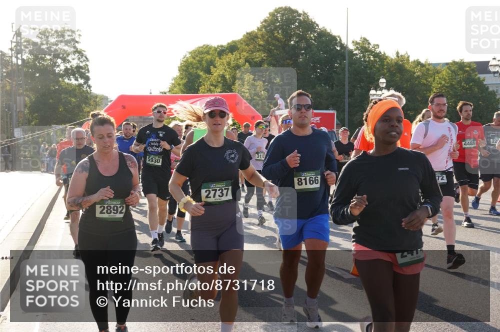 07.09.2025 - BARMER Alsterlauf Yannick Fuchs http://msf.ph/oto/8731718 07.09.2025 09:02:14 Laufen 4414, 2892, 5930, 2737, 3113, 8166, 72, 4481, 22 meine-sportfotos.de