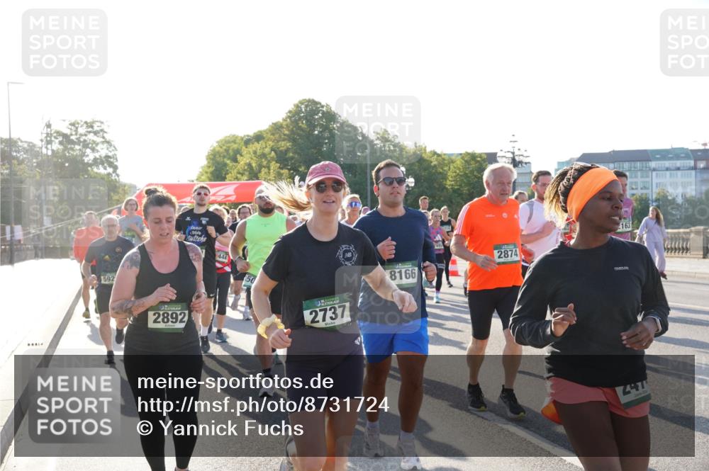 07.09.2025 - BARMER Alsterlauf Yannick Fuchs http://msf.ph/oto/8731724 07.09.2025 09:02:14 Laufen 592, 2892, 444, 150, 2737, 8166, 2874, 163, 447 meine-sportfotos.de