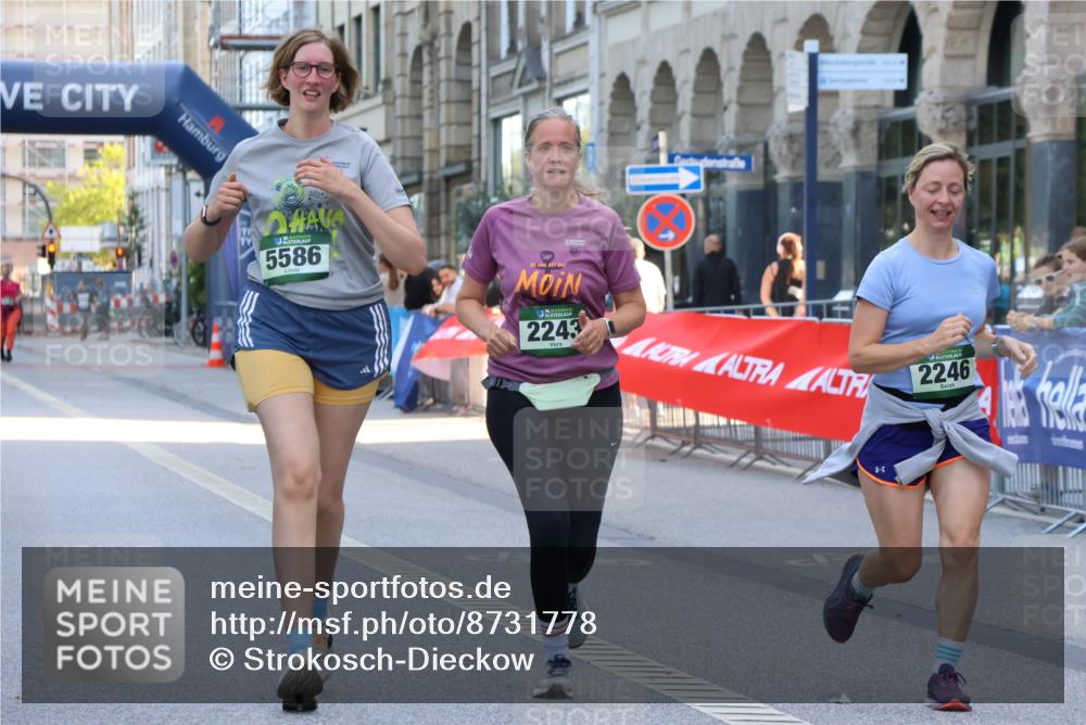 07.09.2025 - BARMER Alsterlauf Strokosch-Dieckow http://msf.ph/oto/8731778 07.09.2025 10:23:08 Ziel 2661, 3406, 3407, 3663, 3664, 3665, 3891, 3908, 4128, 4218, 4755, 4813, 4967, 5539, 8005 meine-sportfotos.de