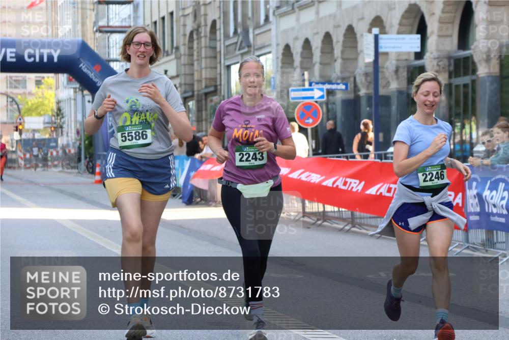 07.09.2025 - BARMER Alsterlauf Strokosch-Dieckow http://msf.ph/oto/8731783 07.09.2025 10:23:08 Ziel 2661, 3406, 3407, 3663, 3664, 3665, 3891, 3908, 4128, 4218, 4755, 4813, 4967, 5539, 8005 meine-sportfotos.de
