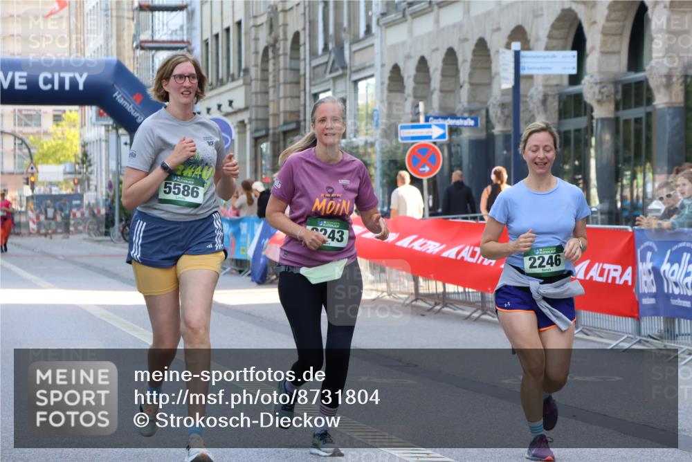 07.09.2025 - BARMER Alsterlauf Strokosch-Dieckow http://msf.ph/oto/8731804 07.09.2025 10:23:07 Ziel 2661, 3406, 3407, 3663, 3664, 3665, 3891, 3908, 4128, 4755, 4813, 4967, 5539, 8005 meine-sportfotos.de