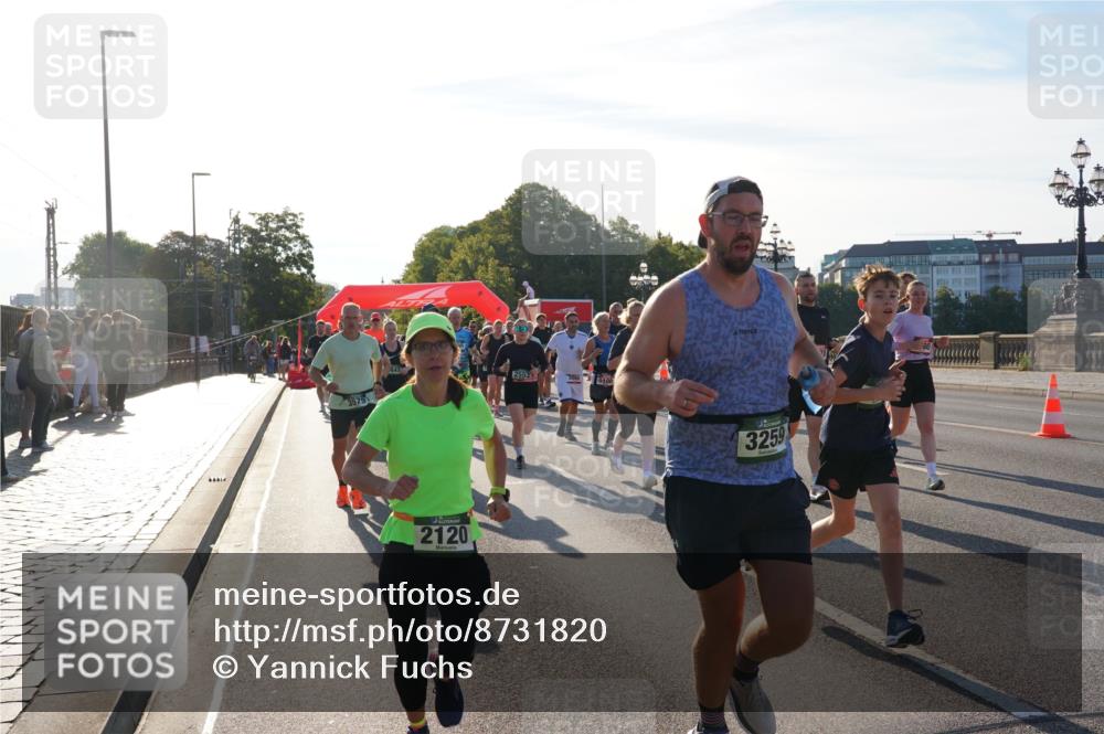 07.09.2025 - BARMER Alsterlauf Yannick Fuchs http://msf.ph/oto/8731820 07.09.2025 09:02:26 Laufen 2120, 2553, 3864, 5108, 3259 meine-sportfotos.de