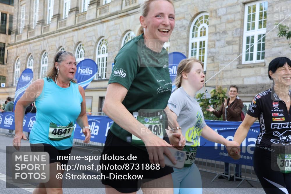 07.09.2025 - BARMER Alsterlauf Strokosch-Dieckow http://msf.ph/oto/8731868 07.09.2025 10:23:02 Ziel 3406, 3407, 3663, 3664, 3665, 4128, 4755, 4813, 4967, 5539 meine-sportfotos.de