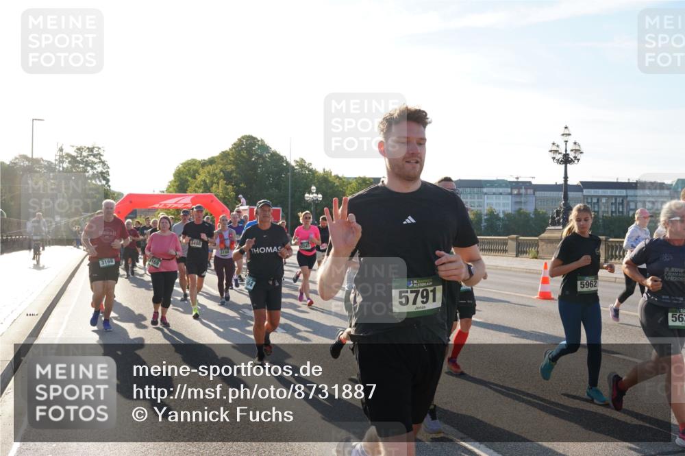 07.09.2025 - BARMER Alsterlauf Yannick Fuchs http://msf.ph/oto/8731887 07.09.2025 09:02:32 Laufen 88814, 3168, 3408, 5188, 5791, 5962, 9, 56 meine-sportfotos.de