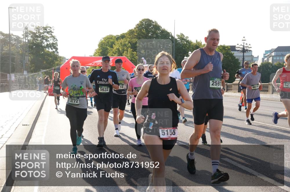 07.09.2025 - BARMER Alsterlauf Yannick Fuchs http://msf.ph/oto/8731952 07.09.2025 09:02:44 Laufen 44614, 8500, 3772, 5632, 562, 5155, 527, 2591, 6014, 523 meine-sportfotos.de