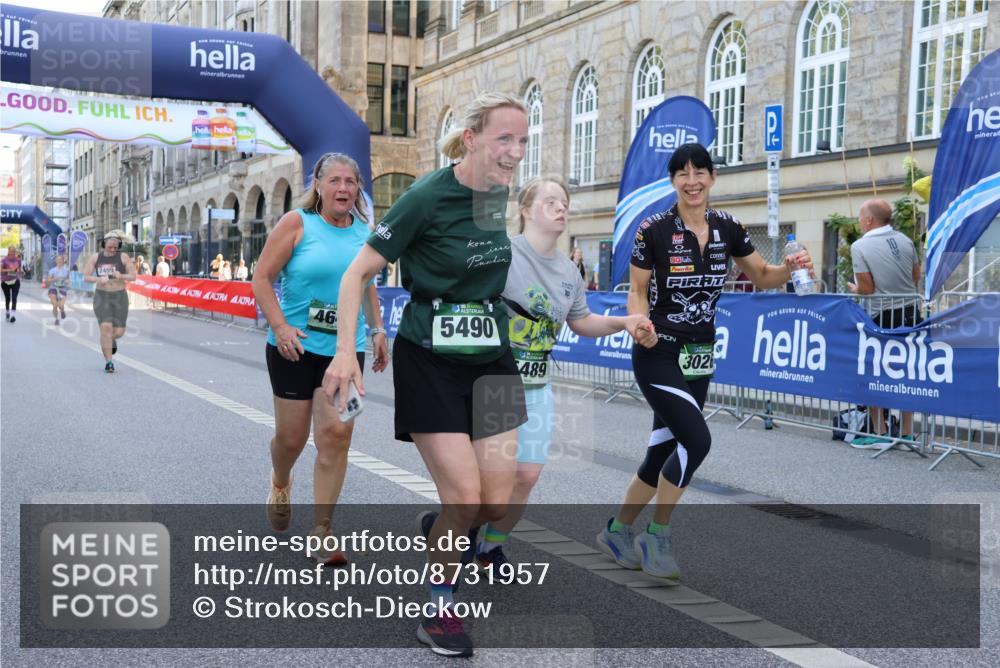 07.09.2025 - BARMER Alsterlauf Strokosch-Dieckow http://msf.ph/oto/8731957 07.09.2025 10:23:01 Ziel 3406, 3407, 3663, 3664, 3665, 4128, 4755, 4813, 4967, 5539, 5727 meine-sportfotos.de