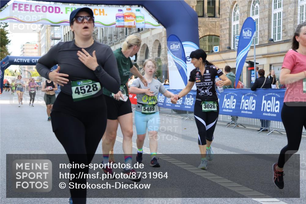 07.09.2025 - BARMER Alsterlauf Strokosch-Dieckow http://msf.ph/oto/8731964 07.09.2025 10:22:59 Ziel 3663, 3664, 3665, 4128, 4755, 4813, 4967, 5191, 5539, 5727 meine-sportfotos.de