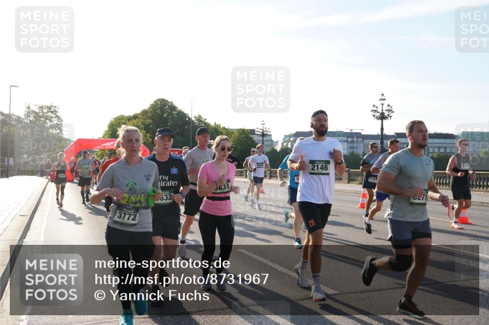 07.09.2025 - BARMER Alsterlauf Yannick Fuchs http://msf.ph/oto/8731967 07.09.2025 09:02:46 Laufen 4715, 3772, 10, 632, 5631, 5901, 2146, 28, 5757, 0271, 5713 meine-sportfotos.de