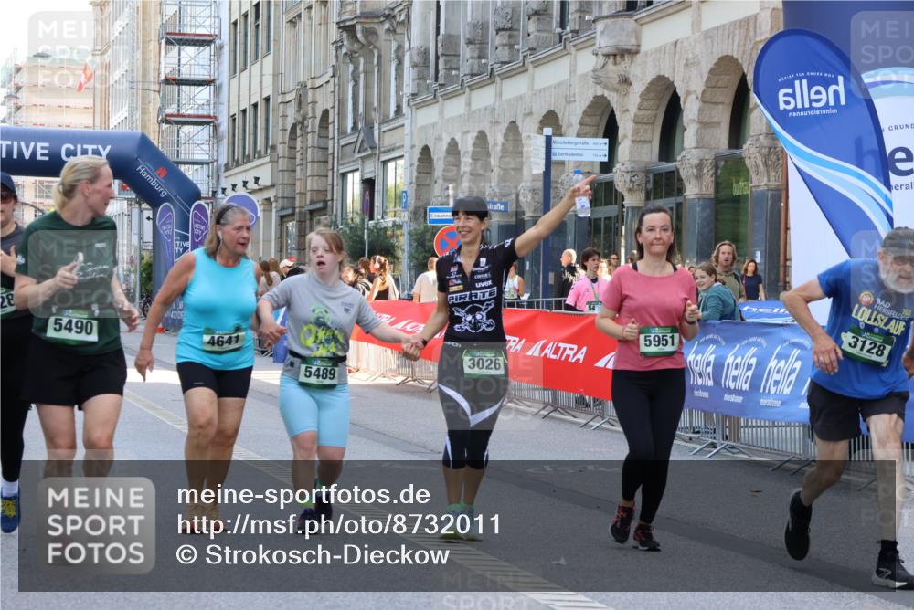 07.09.2025 - BARMER Alsterlauf Strokosch-Dieckow http://msf.ph/oto/8732011 07.09.2025 10:22:55 Ziel 3663, 3665, 4128, 4755, 5191, 5727 meine-sportfotos.de