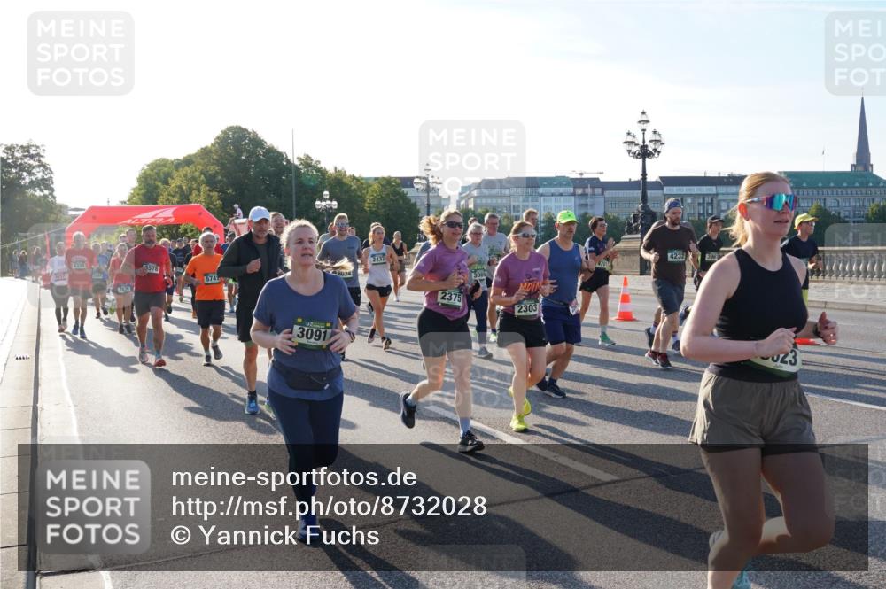 07.09.2025 - BARMER Alsterlauf Yannick Fuchs http://msf.ph/oto/8732028 07.09.2025 09:02:54 Laufen 4441, 3117, 5359, 1905, 3578, 574, 4836, 3091, 2437, 2375, 3089, 2303, 4232, 3961, 4701, 23 meine-sportfotos.de