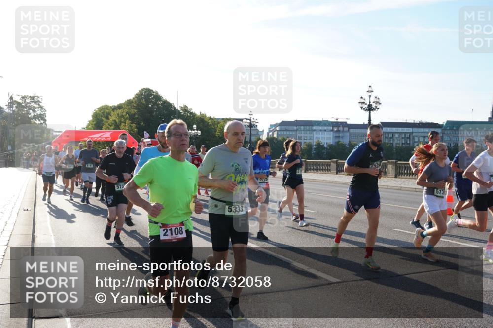 07.09.2025 - BARMER Alsterlauf Yannick Fuchs http://msf.ph/oto/8732058 07.09.2025 09:03:05 Laufen 3661, 8111, 575, 6126, 2108, 5333, 573 meine-sportfotos.de