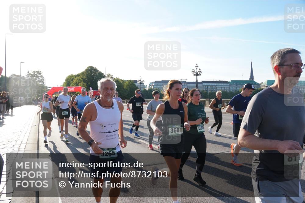 07.09.2025 - BARMER Alsterlauf Yannick Fuchs http://msf.ph/oto/8732103 07.09.2025 09:03:09 Laufen 3970, 8332, 7, 2005, 3265, 8230, 3661, 580, 374 meine-sportfotos.de