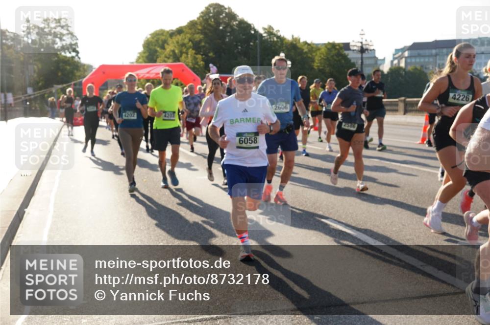 07.09.2025 - BARMER Alsterlauf Yannick Fuchs http://msf.ph/oto/8732178 07.09.2025 09:03:21 Laufen 4202, 6058, 2606, 2586, 4226 meine-sportfotos.de
