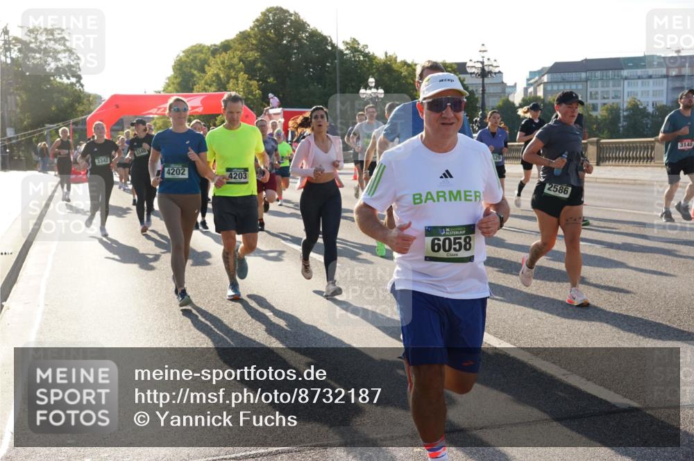 07.09.2025 - BARMER Alsterlauf Yannick Fuchs http://msf.ph/oto/8732187 07.09.2025 09:03:21 Laufen 3342, 3340, 4202, 4203, 2586, 6058, 3148 meine-sportfotos.de