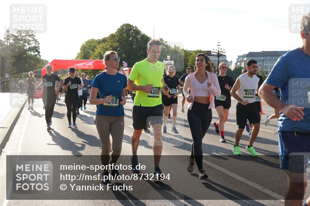 07.09.2025 - BARMER Alsterlauf Yannick Fuchs http://msf.ph/oto/8732194 07.09.2025 09:03:22 Laufen 3342, 3340, 201, 4203, 2336, 599, 02, 8263, 982 meine-sportfotos.de