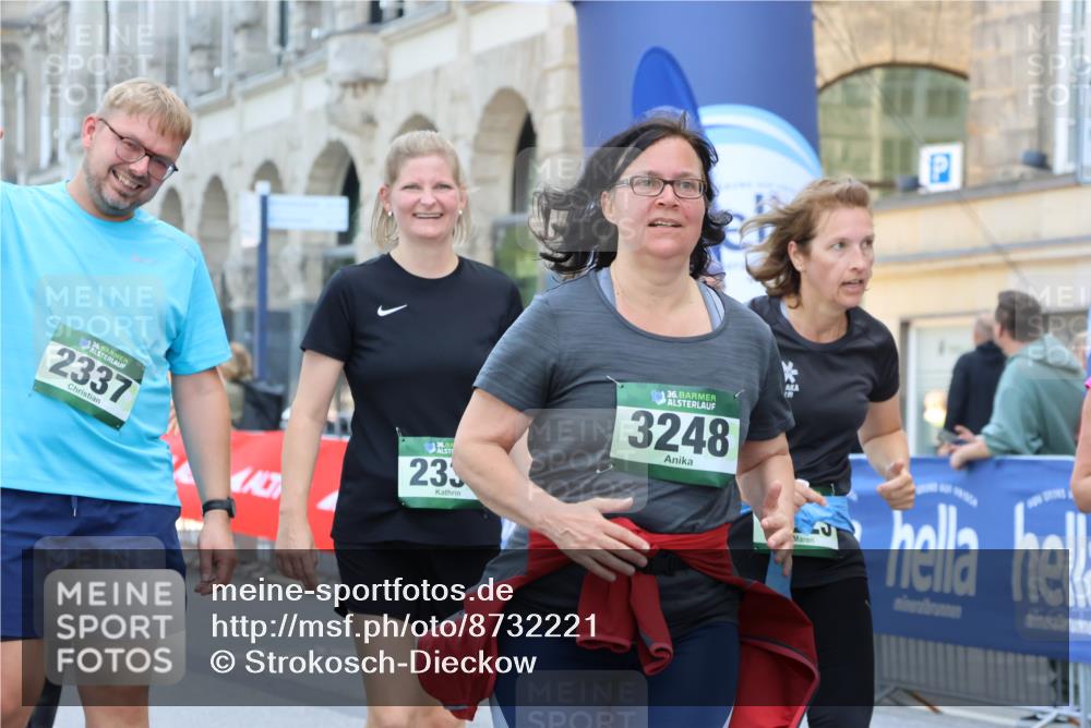 07.09.2025 - BARMER Alsterlauf Strokosch-Dieckow http://msf.ph/oto/8732221 07.09.2025 10:22:41 Ziel 2243, 2246, 5191, 5586, 5727 meine-sportfotos.de