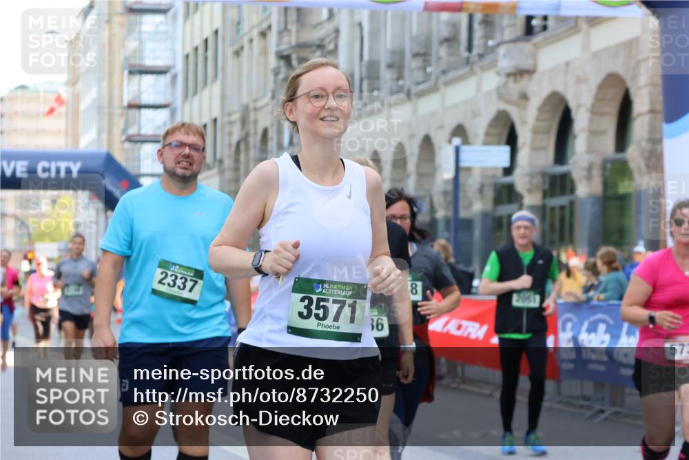 07.09.2025 - BARMER Alsterlauf Strokosch-Dieckow http://msf.ph/oto/8732250 07.09.2025 10:22:38 Ziel 2243, 2246, 2499, 5586 meine-sportfotos.de