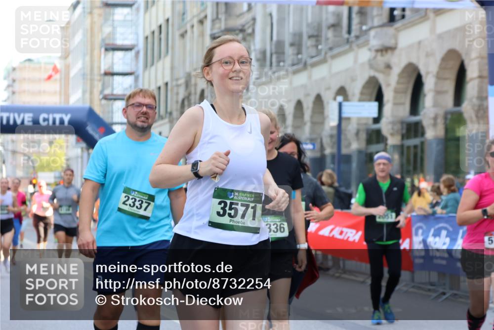 07.09.2025 - BARMER Alsterlauf Strokosch-Dieckow http://msf.ph/oto/8732254 07.09.2025 10:22:38 Ziel 2243, 2246, 2499, 5586 meine-sportfotos.de