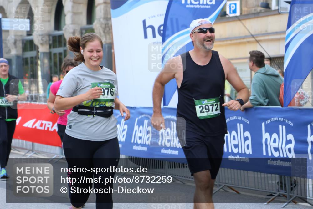 07.09.2025 - BARMER Alsterlauf Strokosch-Dieckow http://msf.ph/oto/8732259 07.09.2025 10:22:37 Ziel 2243, 2246, 2499, 5586 meine-sportfotos.de