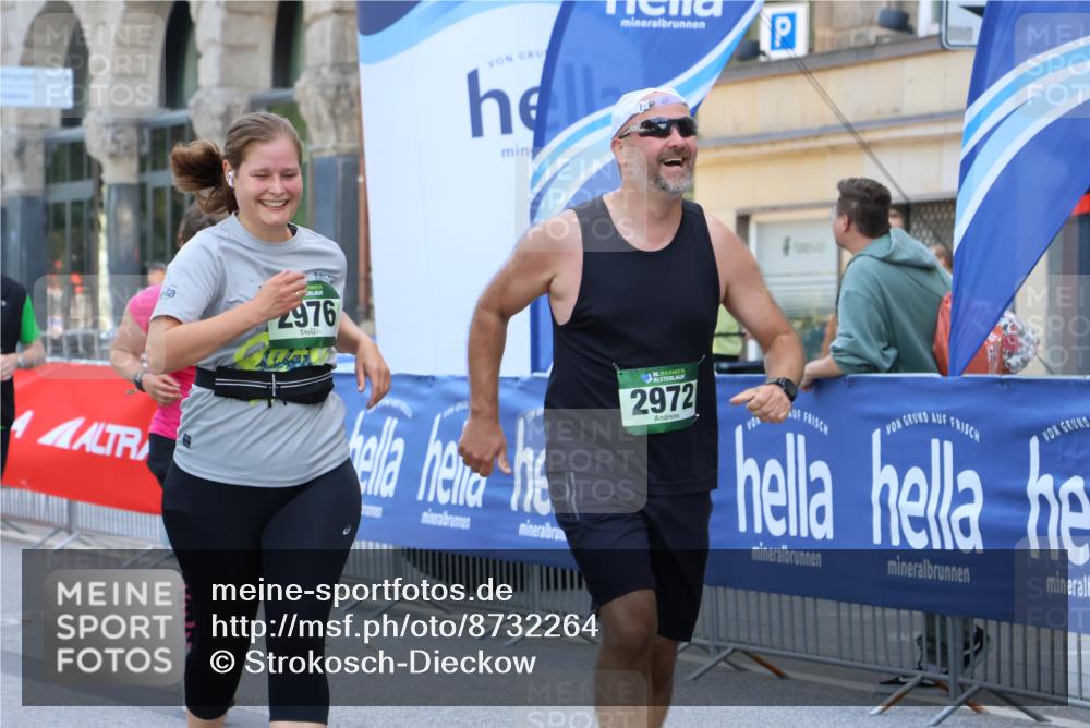 07.09.2025 - BARMER Alsterlauf Strokosch-Dieckow http://msf.ph/oto/8732264 07.09.2025 10:22:37 Ziel 2243, 2246, 2499, 5586 meine-sportfotos.de